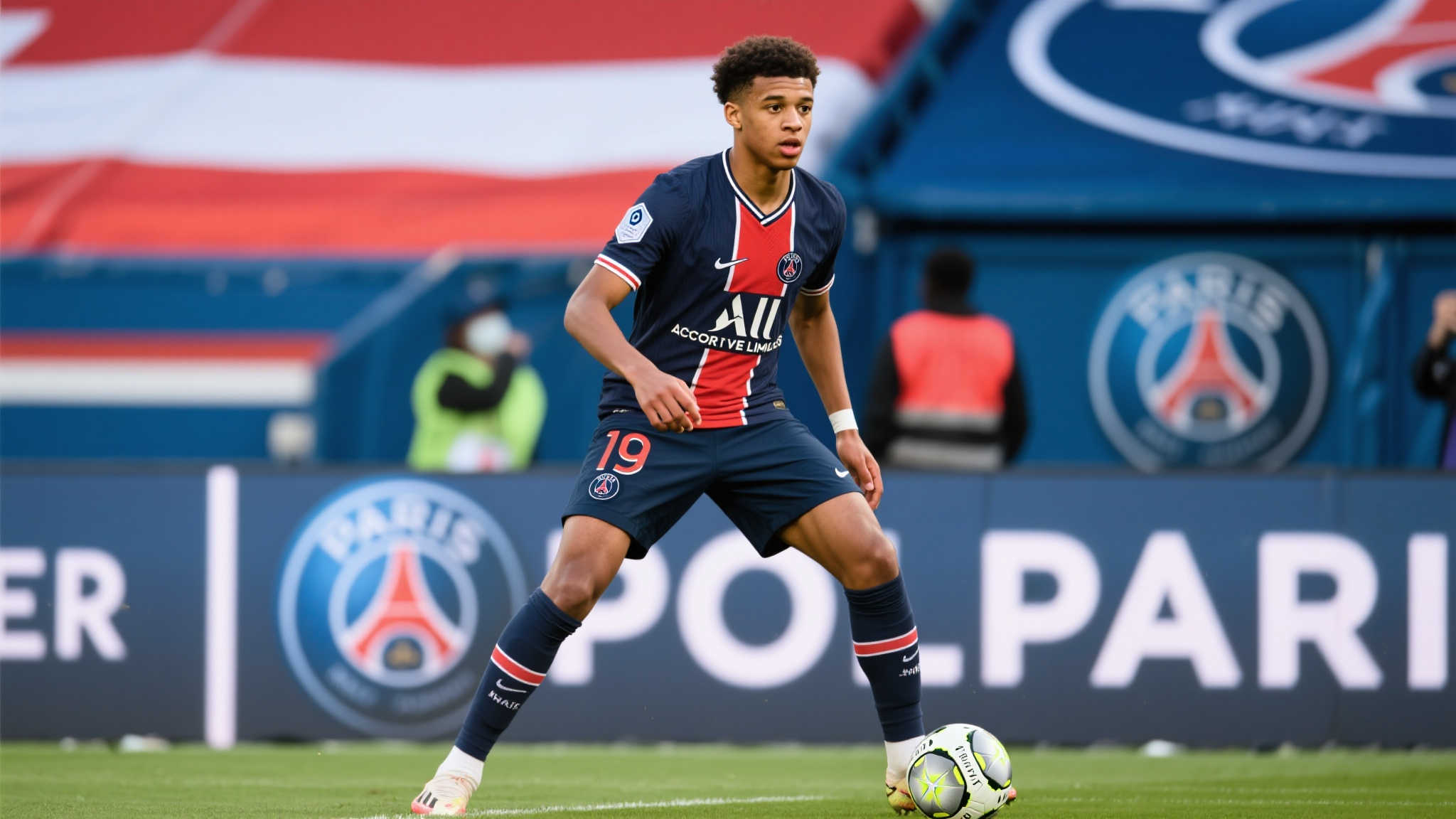 法国媒体报道:扎格离开巴黎,租借加盟哥本哈根 19岁的扎格被誉为现代足球的新生代表,其稳健而灵活